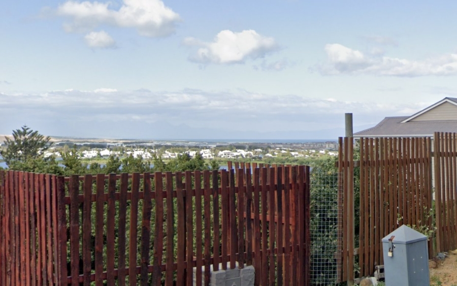  Bedroom Property for Sale in Lakeside Western Cape